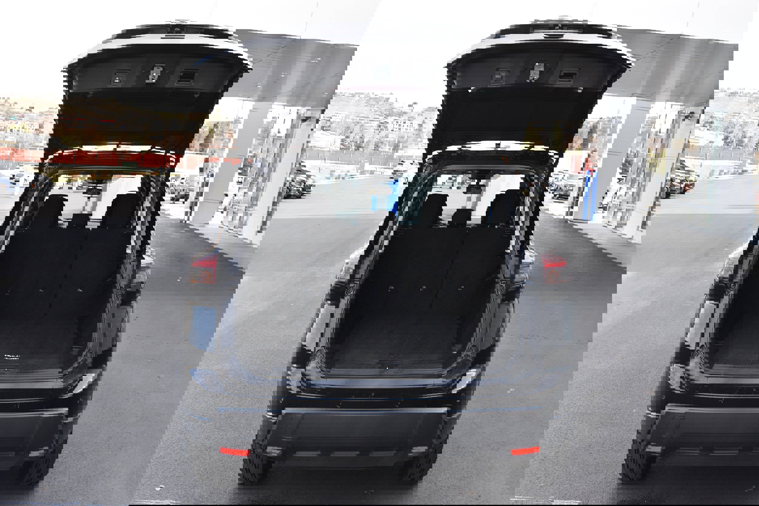 Used 2024 Nissan Rogue SV image 8