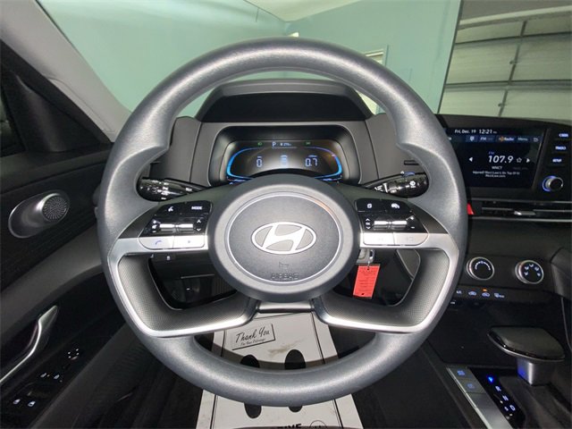 Certified 2025 Hyundai Elantra SE w/ Cargo Package image 14