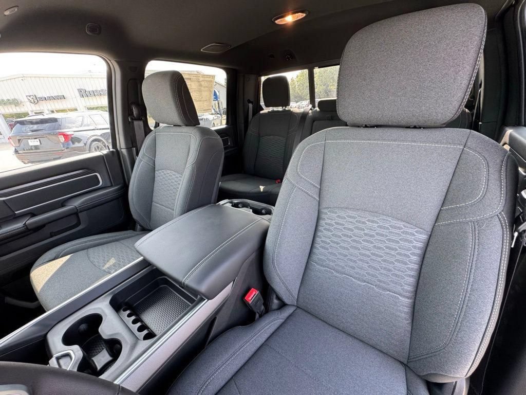 New 2026 RAM 2500 Big Horn AWD/4WD image 17