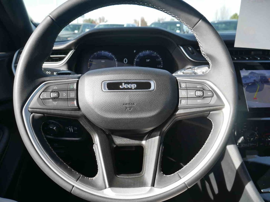 Certified 2024 Jeep Grand Cherokee L Laredo image 35