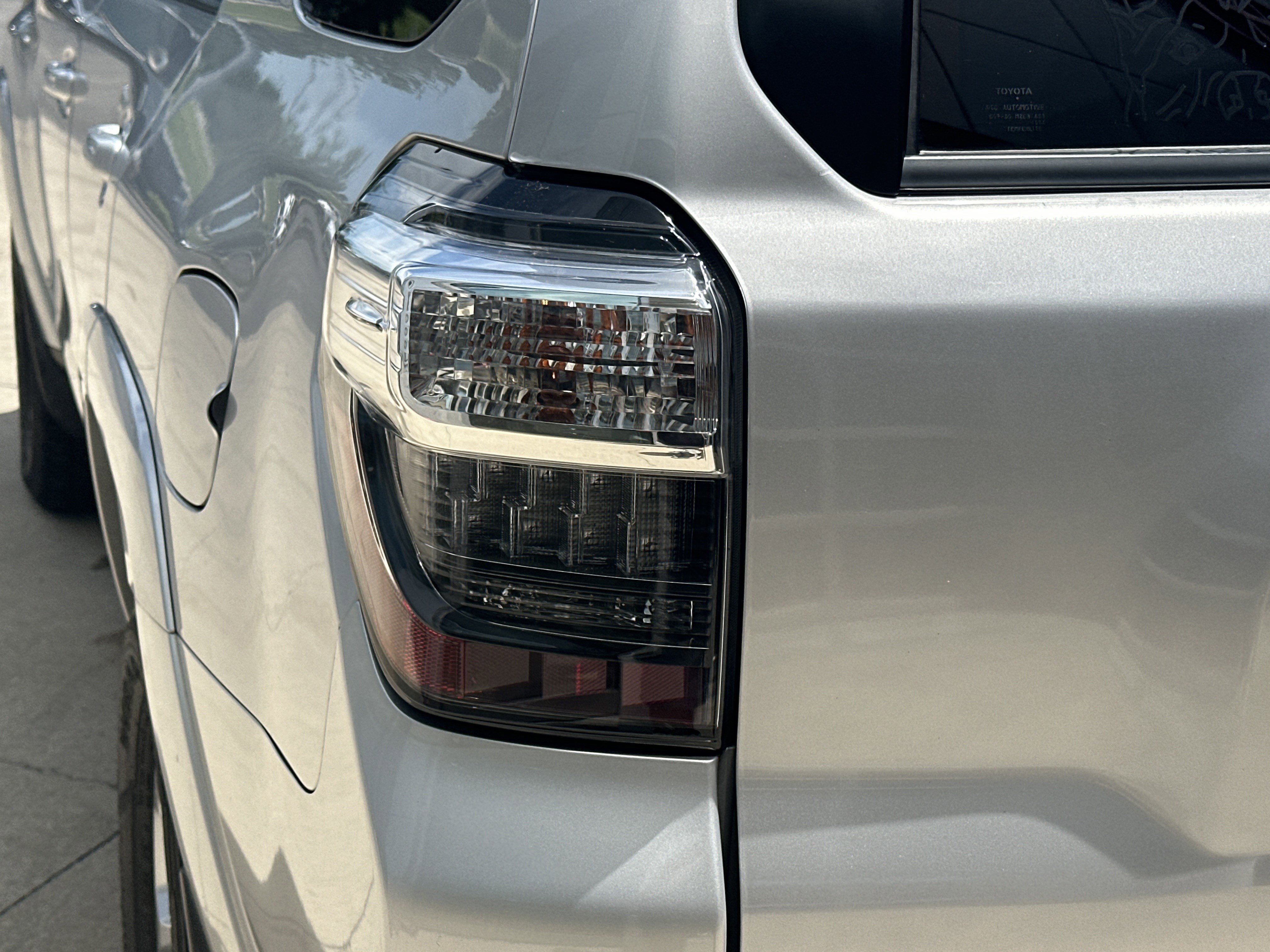Used 2018 Toyota 4Runner SR5 AWD/4WD image 12