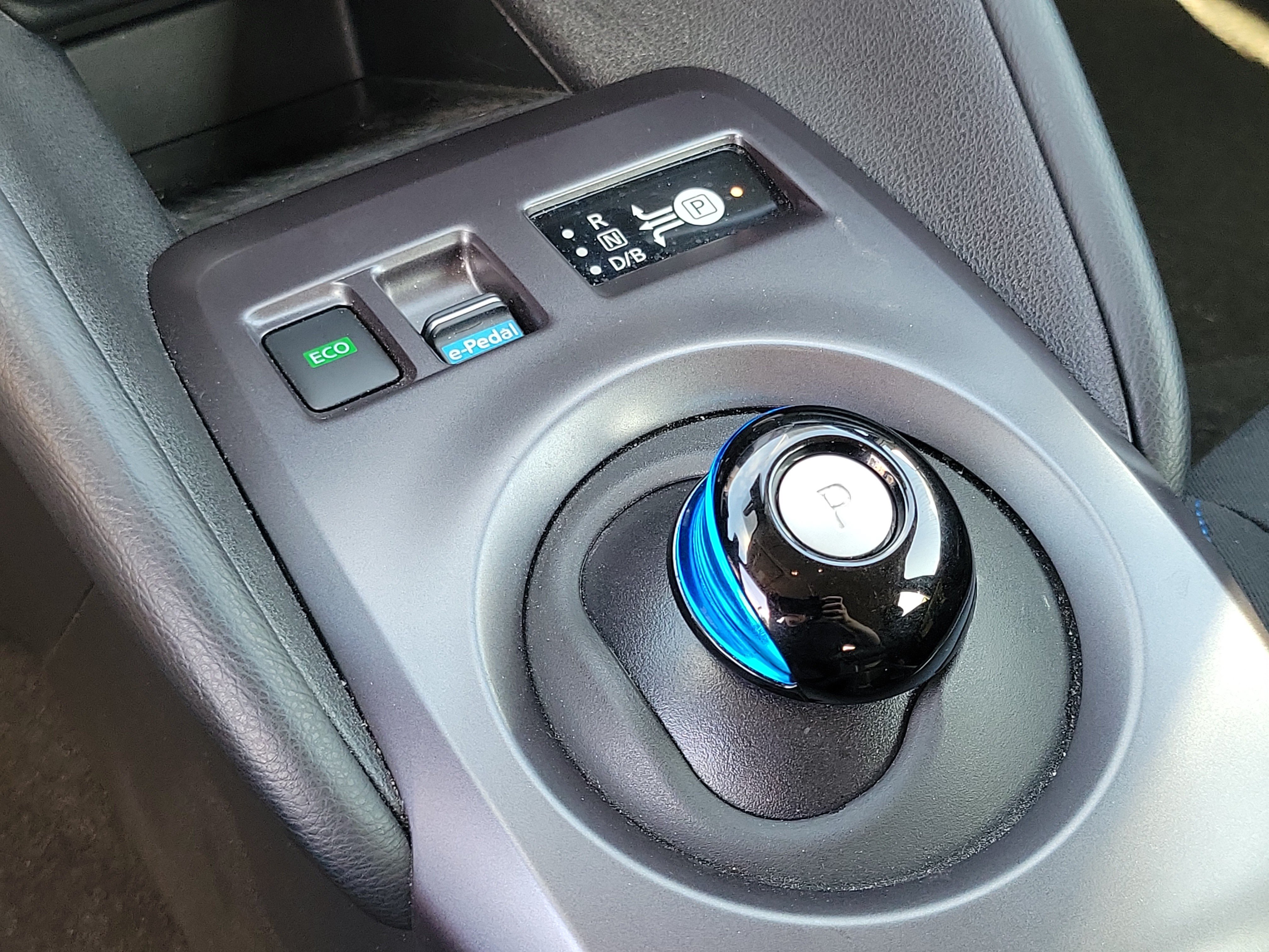 Used 2025 Nissan Leaf S FWD image 18