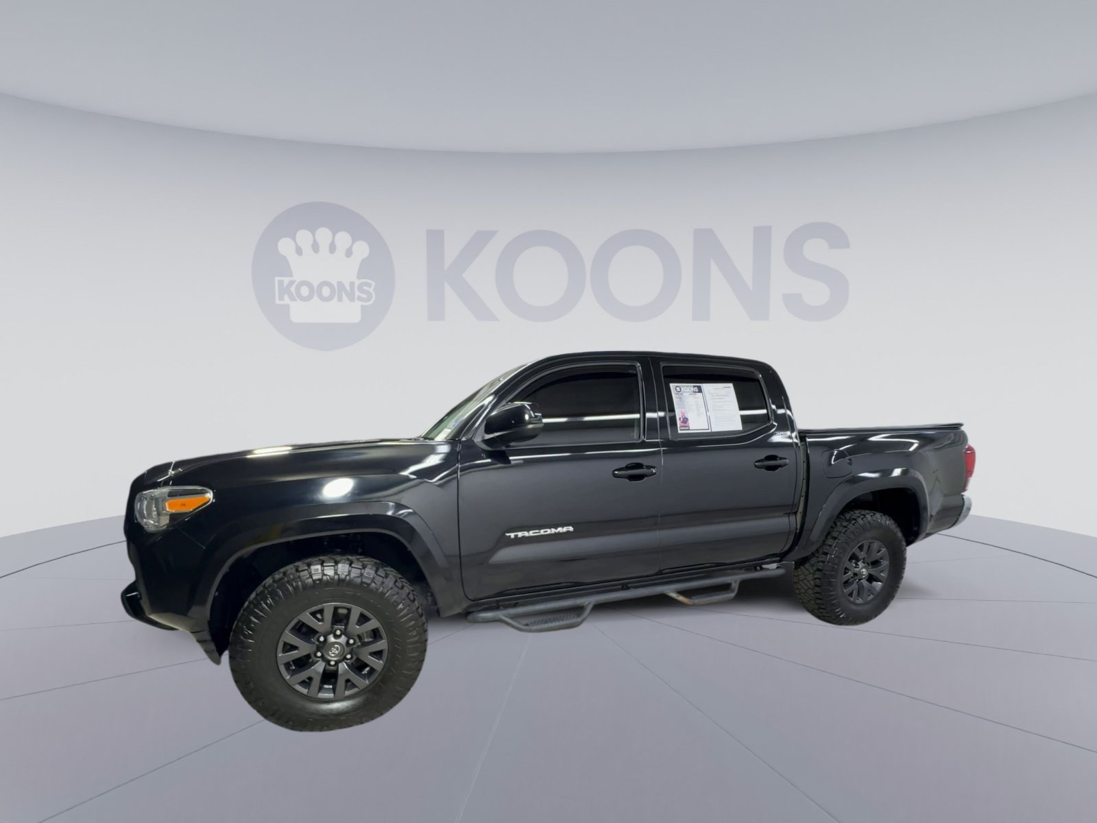Used 2021 Toyota Tacoma SR5 RWD image 11