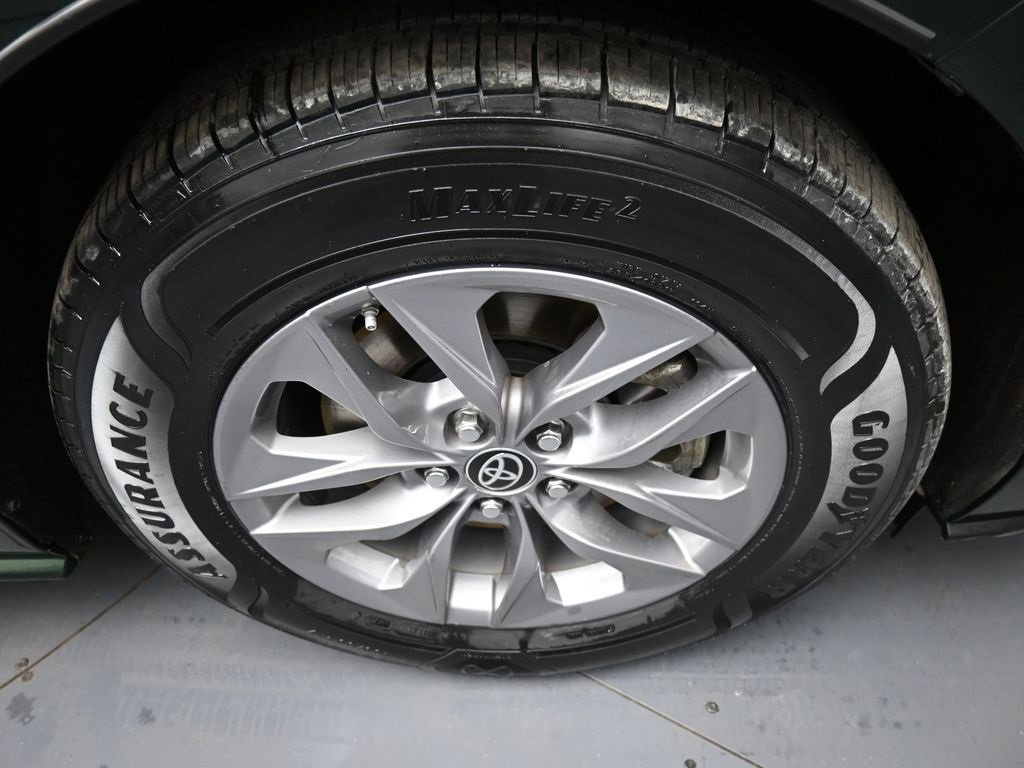 Certified 2021 Toyota Sienna LE image 13