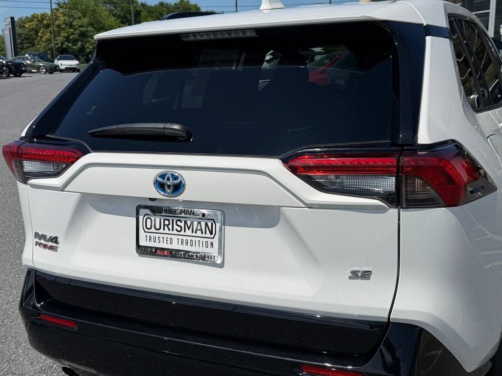 Used 2022 Toyota RAV4 SE w/ Weather & Moonroof Package AWD/4WD image 11