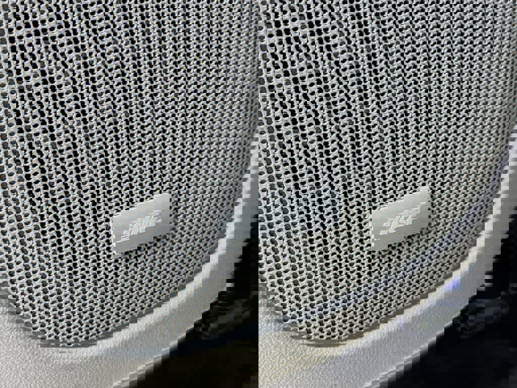 Used 2023 GMC Acadia SLT w/ Preferred Package image 29