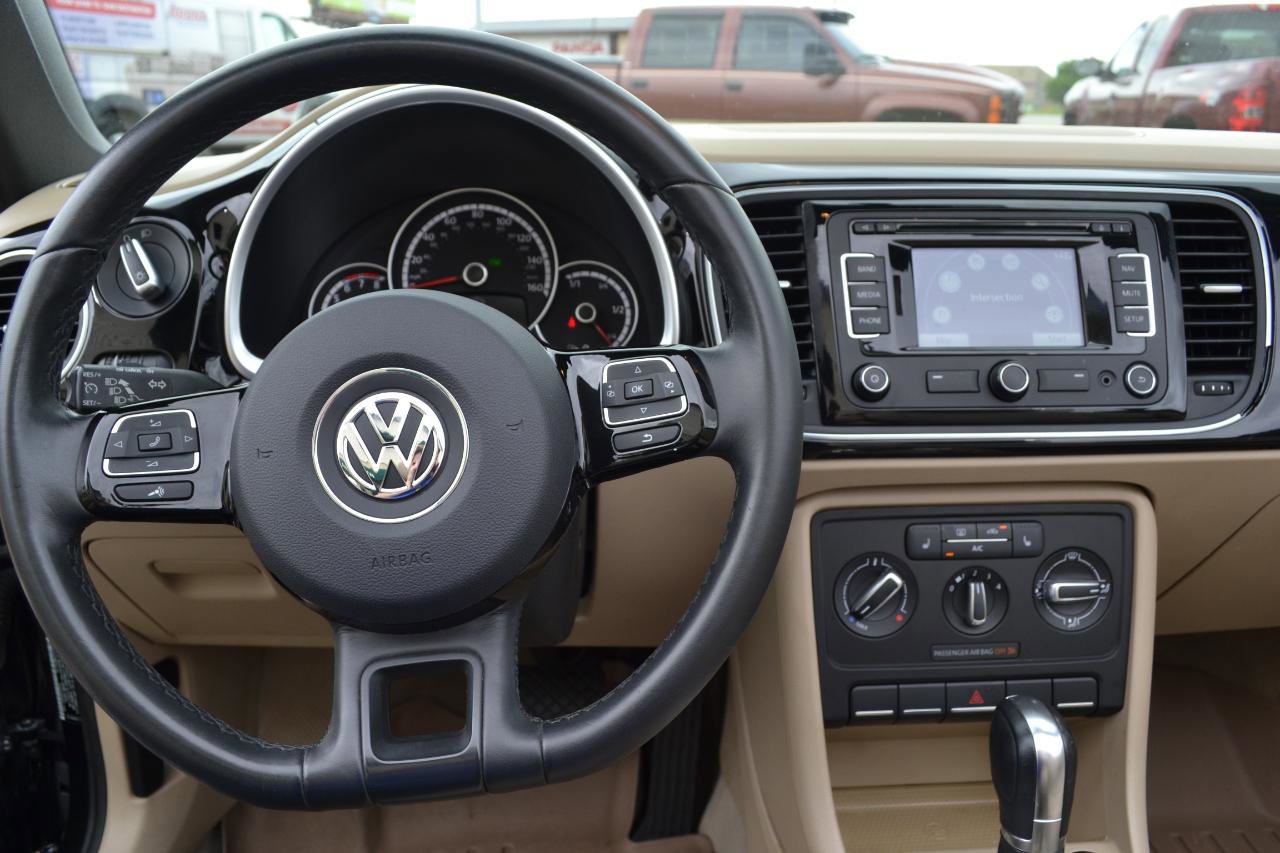 Used 2015 Volkswagen Beetle 1.8T FWD image 13