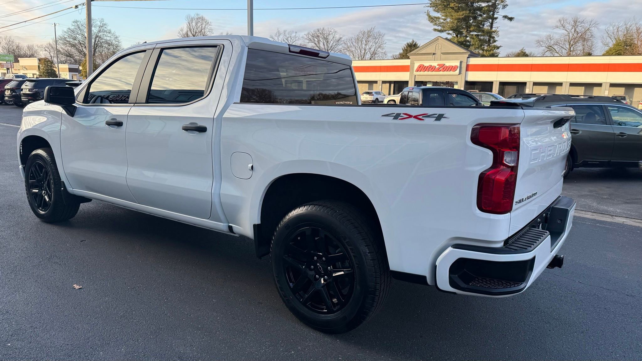 Used 2023 Chevrolet Silverado 1500 Custom image 6