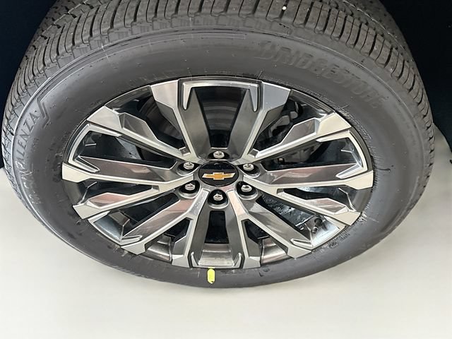 New 2026 Chevrolet Suburban High Country AWD/4WD image 34