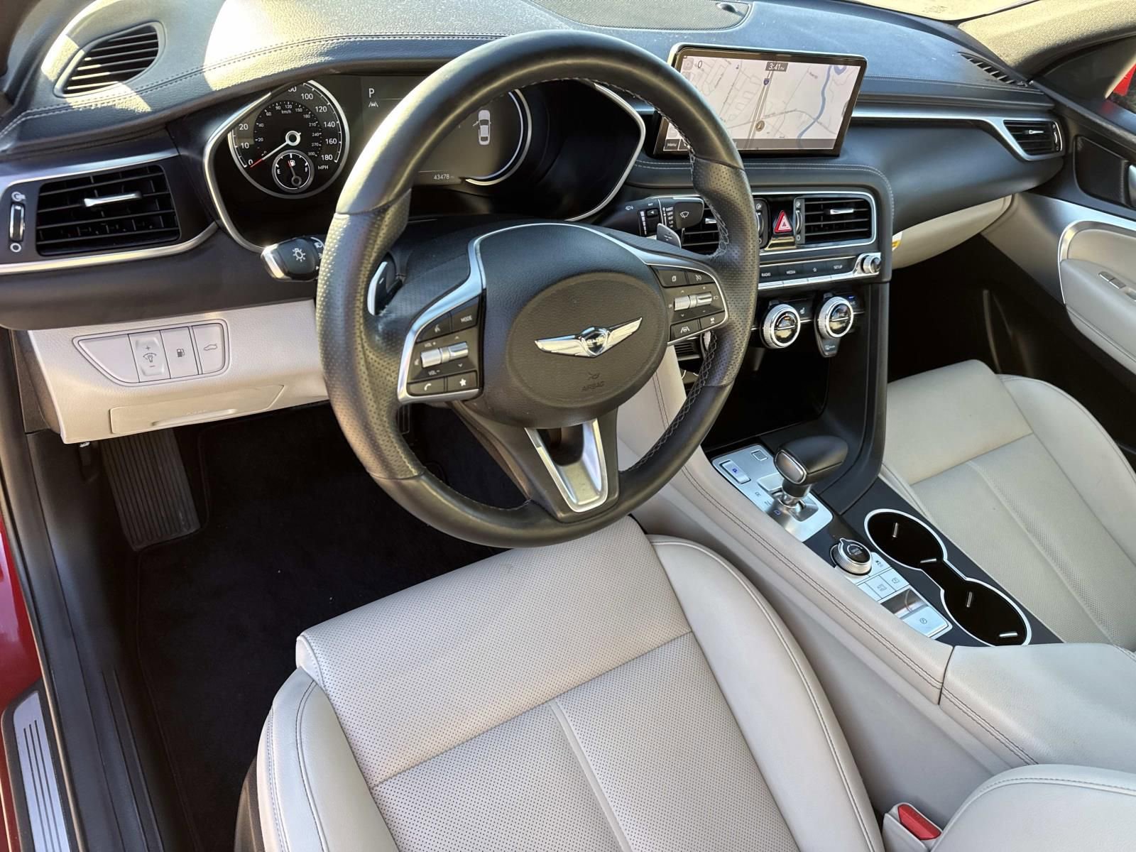 Used 2023 Genesis G70 2.0T image 17