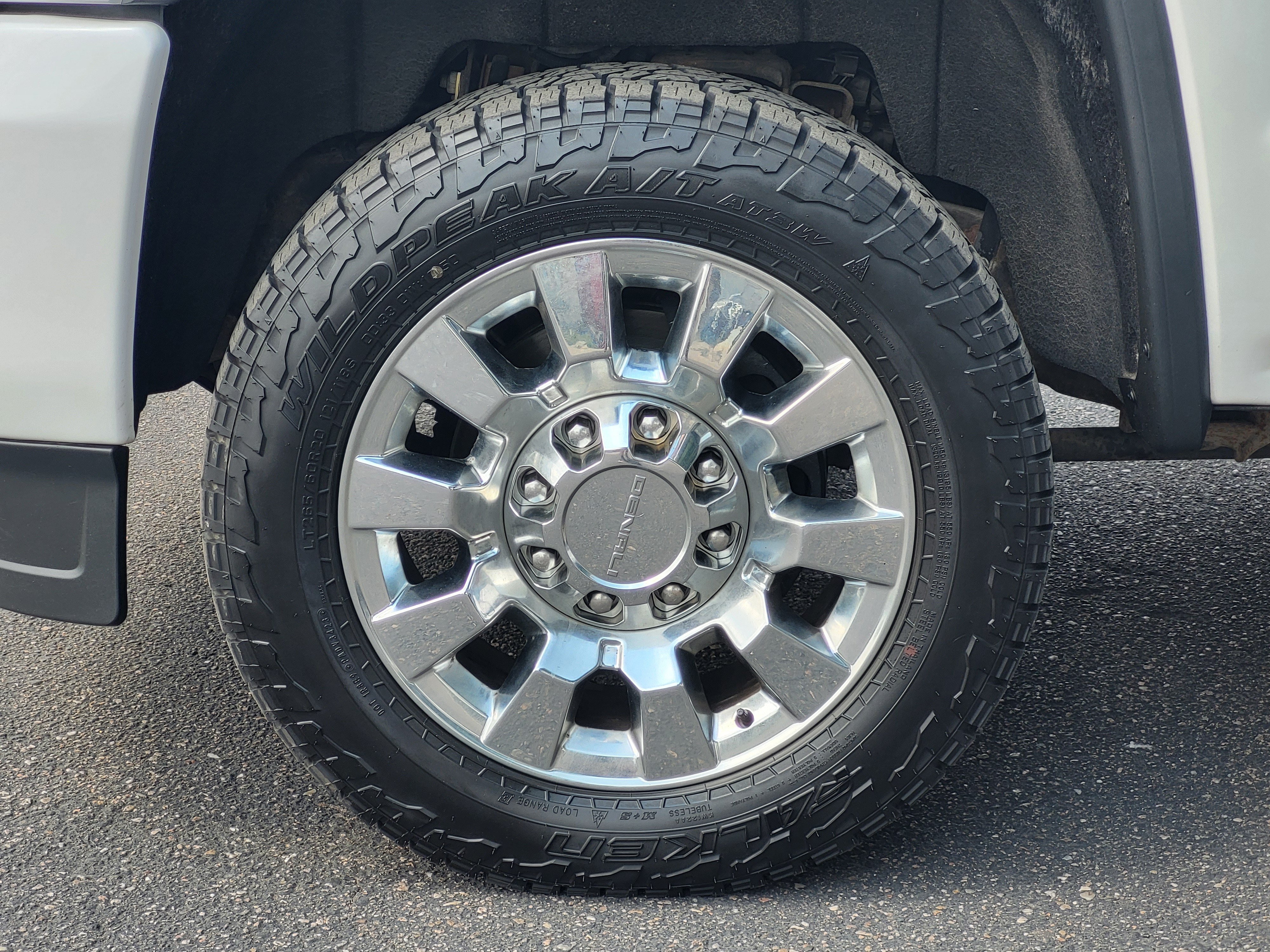 Used 2018 GMC Sierra 2500 Denali w/ Duramax Plus Package AWD/4WD image 8
