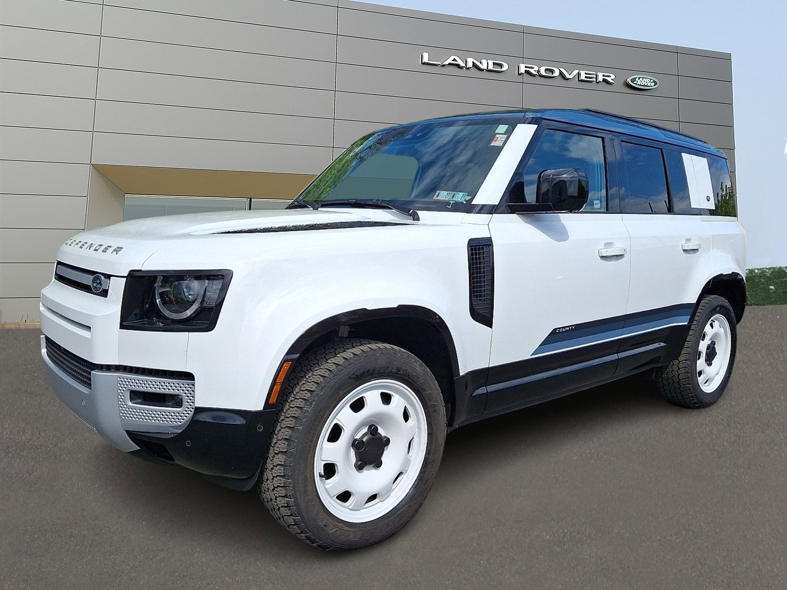 Used 2024 Land Rover Defender 110 S AWD/4WD image 1