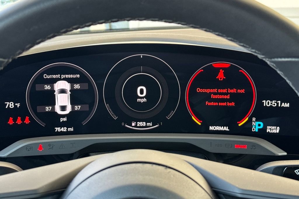 Used 2022 Porsche Taycan RWD image 31