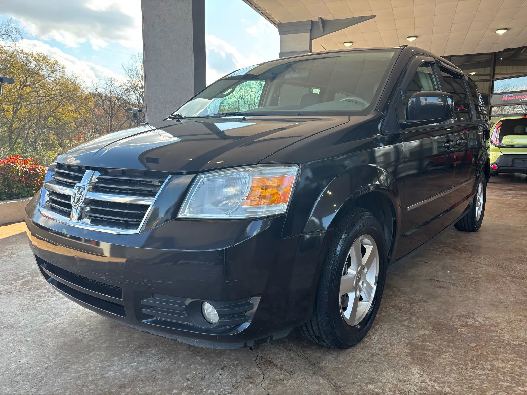 Used 2010 Dodge Grand Caravan SXT w/ Family Value Group image 3