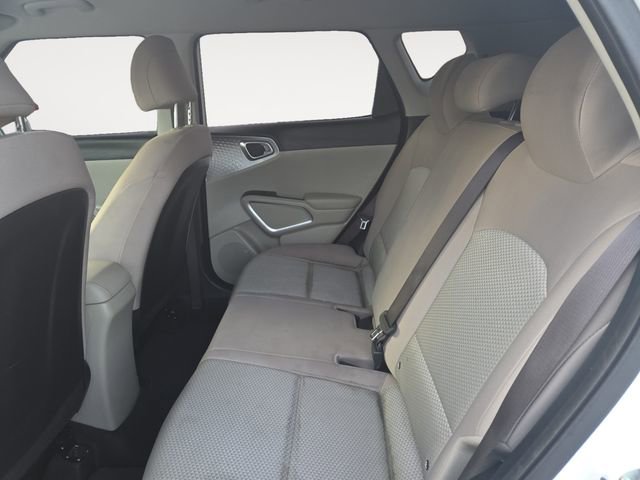 Used 2025 Kia Soul LX w/ LX Technology Package image 14