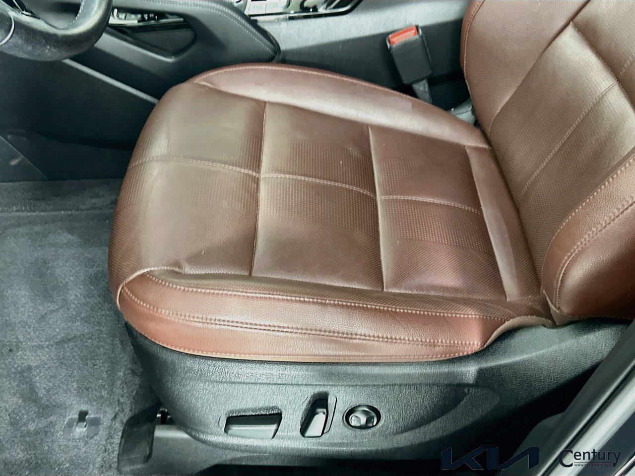 Certified 2023 Kia Telluride EX w/ EX Captain's Chair Package AWD/4WD image 19