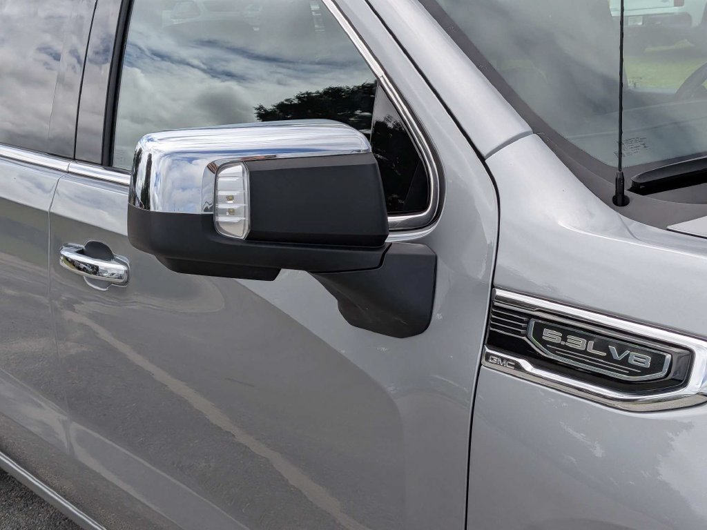 Used 2025 GMC Sierra 1500 SLT RWD image 10