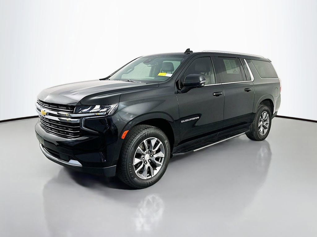 Used 2023 Chevrolet Suburban LT w/ Luxury Package RWD image 3