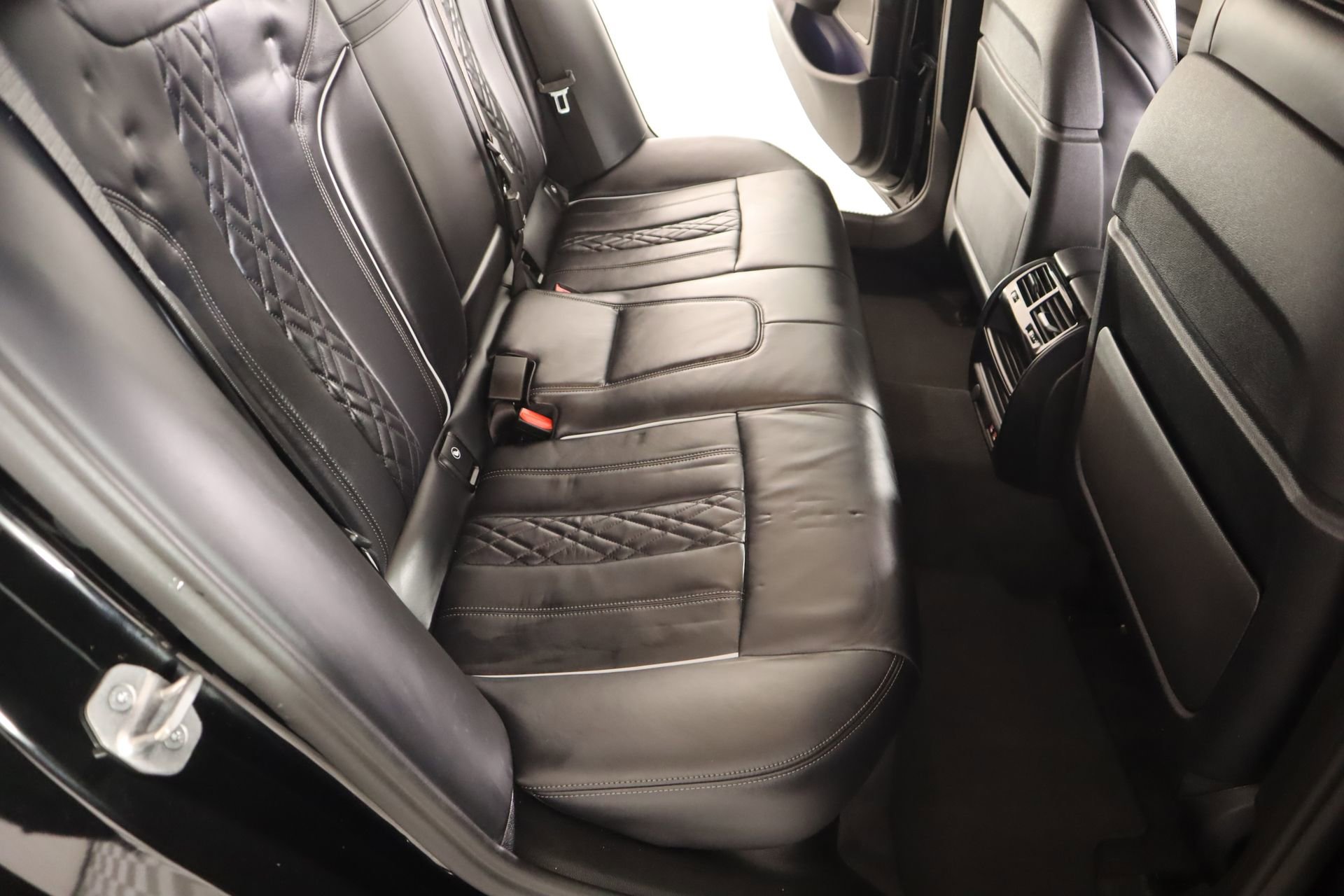 Used 2022 BMW 530i xDrive w/ Premium Package image 15