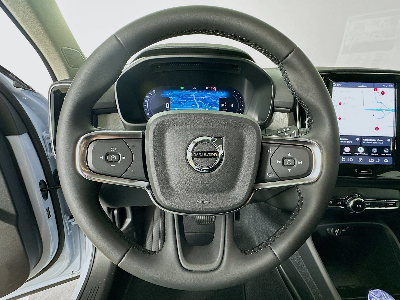 New 2026 Volvo XC40 B5 Plus w/ Protection Package Premier AWD/4WD image 20