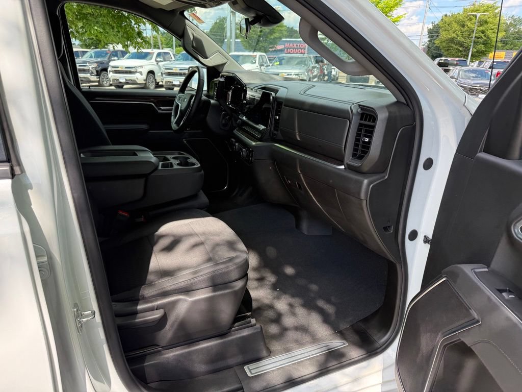 Used 2026 Chevrolet Silverado 1500 RST AWD/4WD image 15