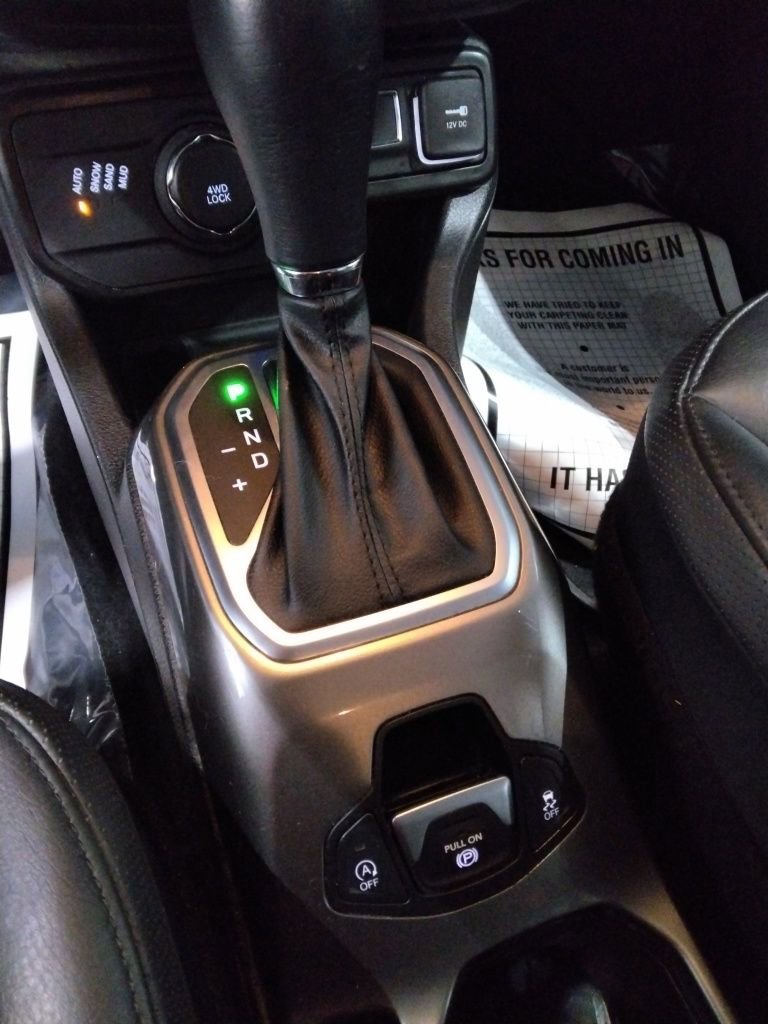 Used 2020 Jeep Renegade Limited w/ Safety and Security Group AWD/4WD image 18