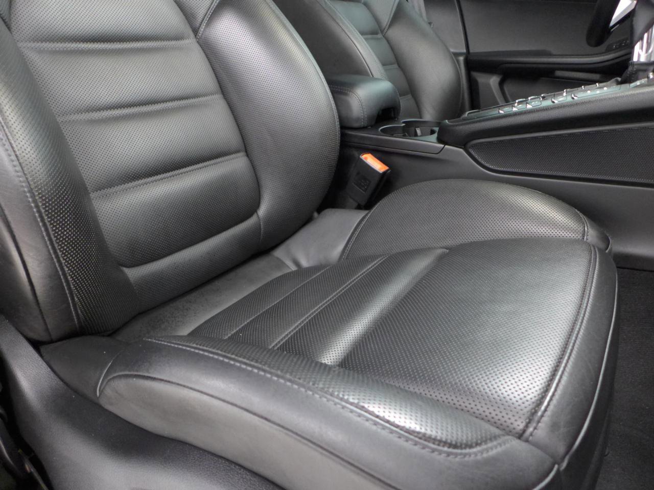 Used 2017 Porsche Macan Turbo AWD/4WD image 45