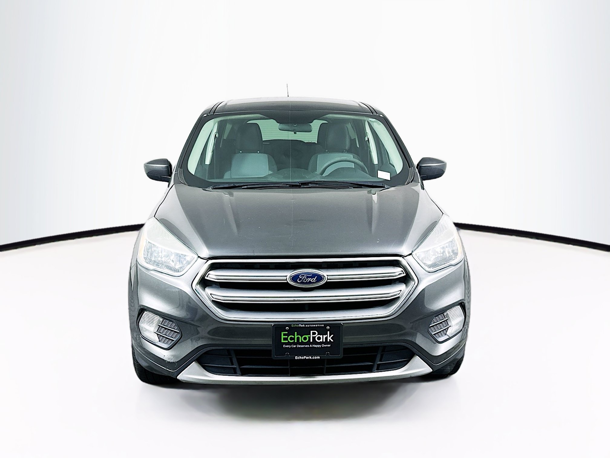 Used 2017 Ford Escape SE FWD image 2