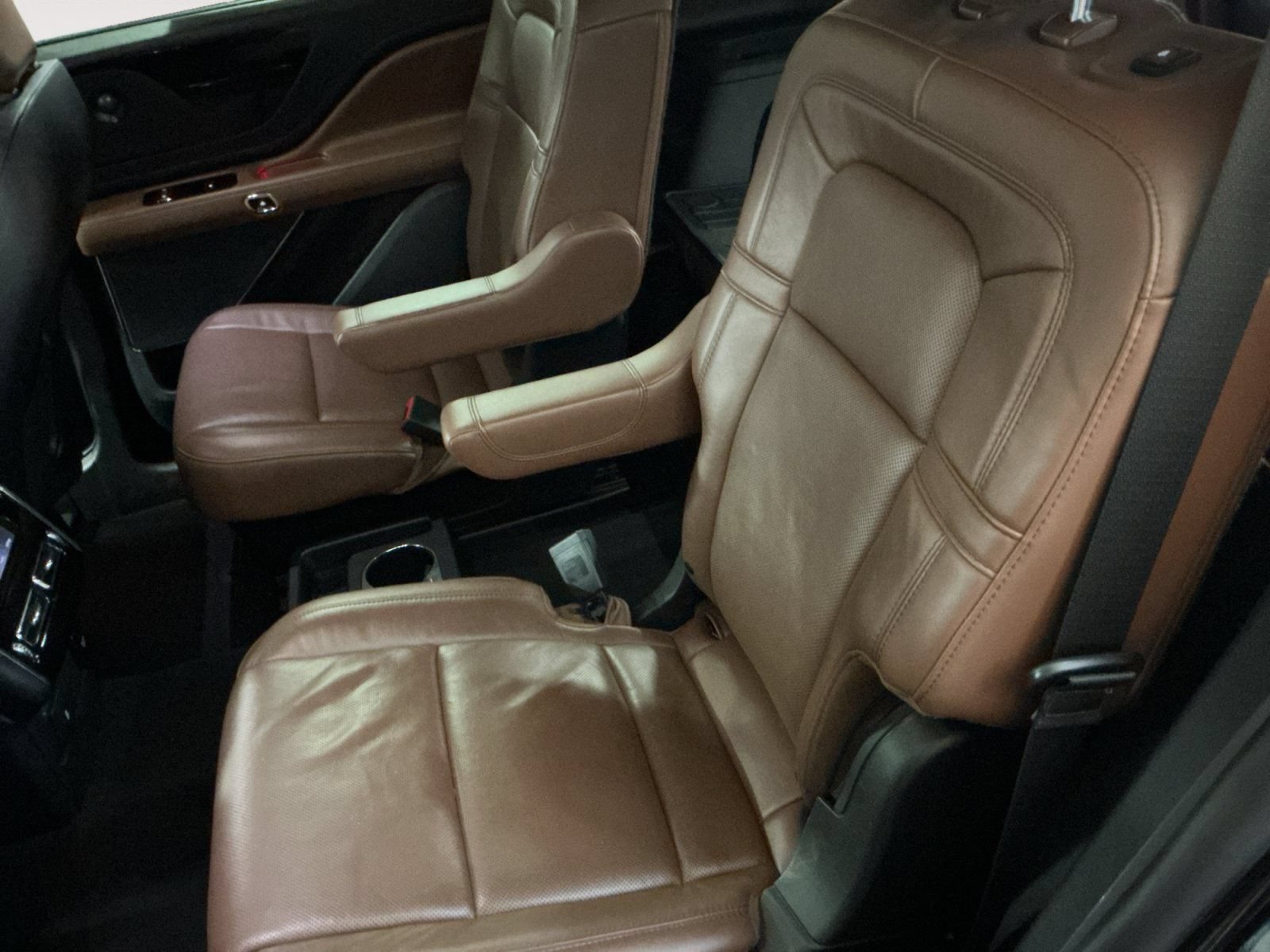 Certified 2023 Lincoln Aviator Reserve w/ Jet Appearance Package AWD/4WD image 13