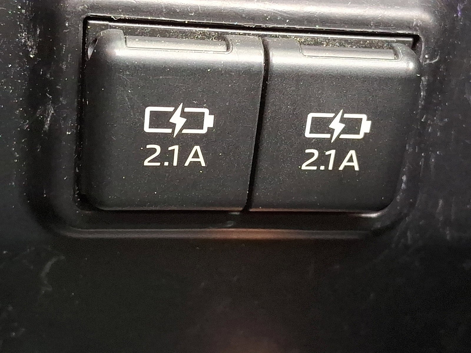Used 2020 Toyota RAV4 Limited w/ Carpet Mat Package AWD/4WD image 25