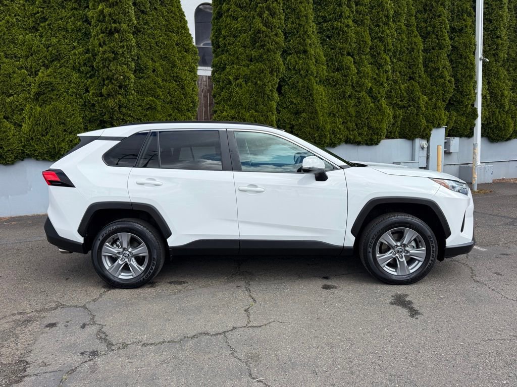 Certified 2022 Toyota RAV4 XLE AWD/4WD image 11