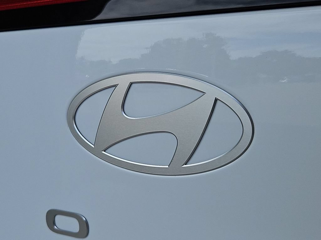 Certified 2025 Hyundai Kona SEL AWD/4WD image 25