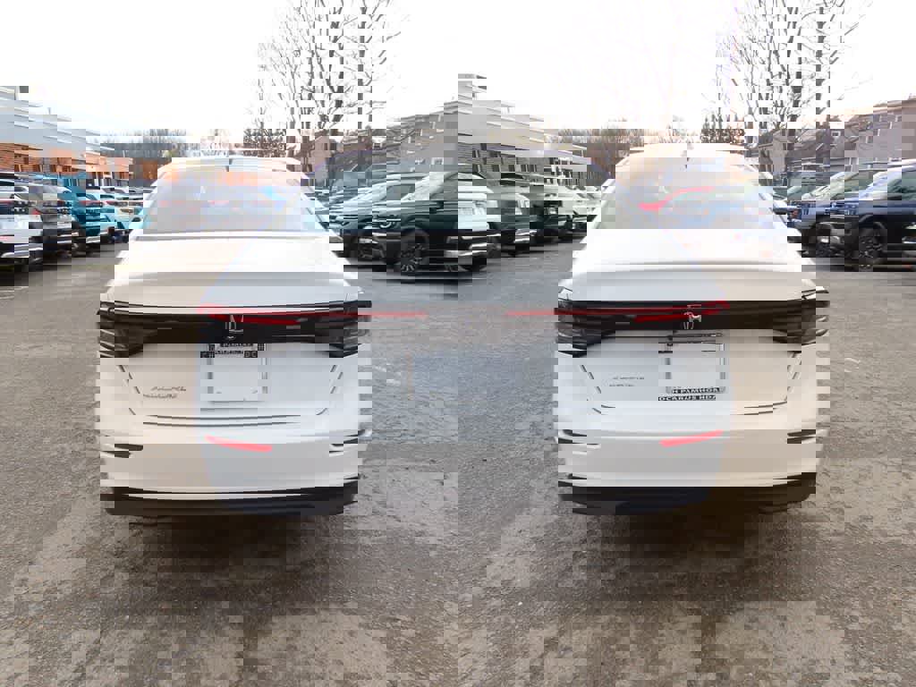 Used 2023 Honda Accord EX image 5