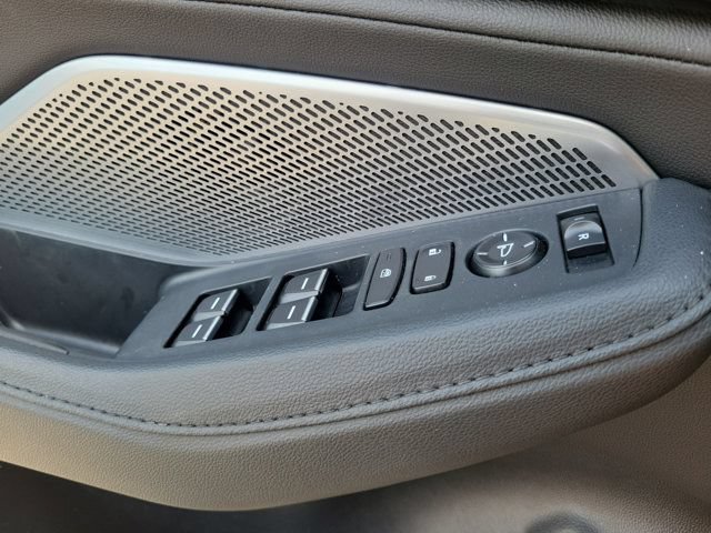Used 2025 Acura MDX SH-AWD image 21