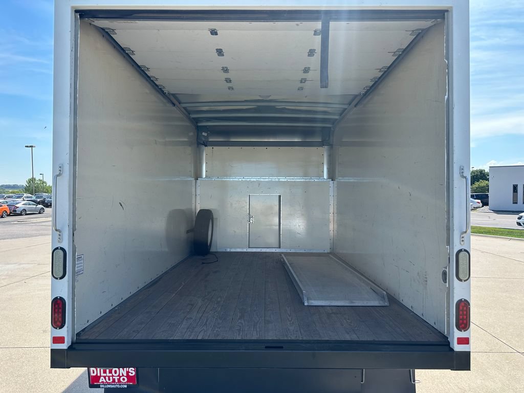 Used 2015 Ford E-450 and Econoline 450 Super Duty RWD image 12