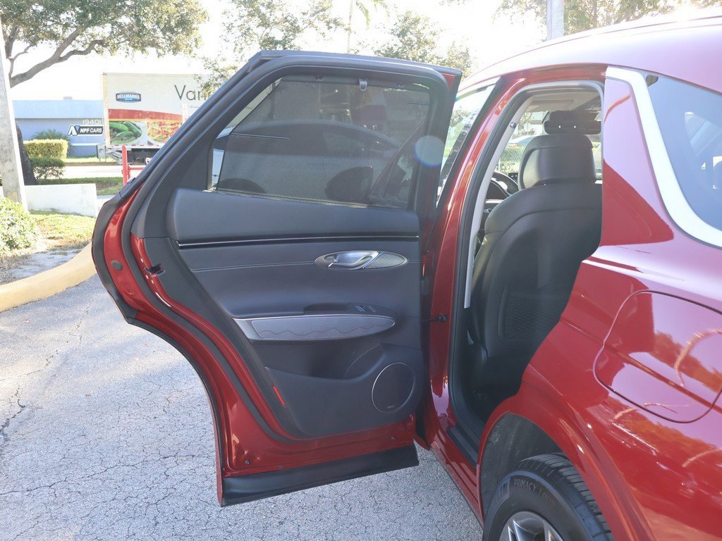 Used 2023 Genesis GV70 2.5T w/ Advanced Package image 29