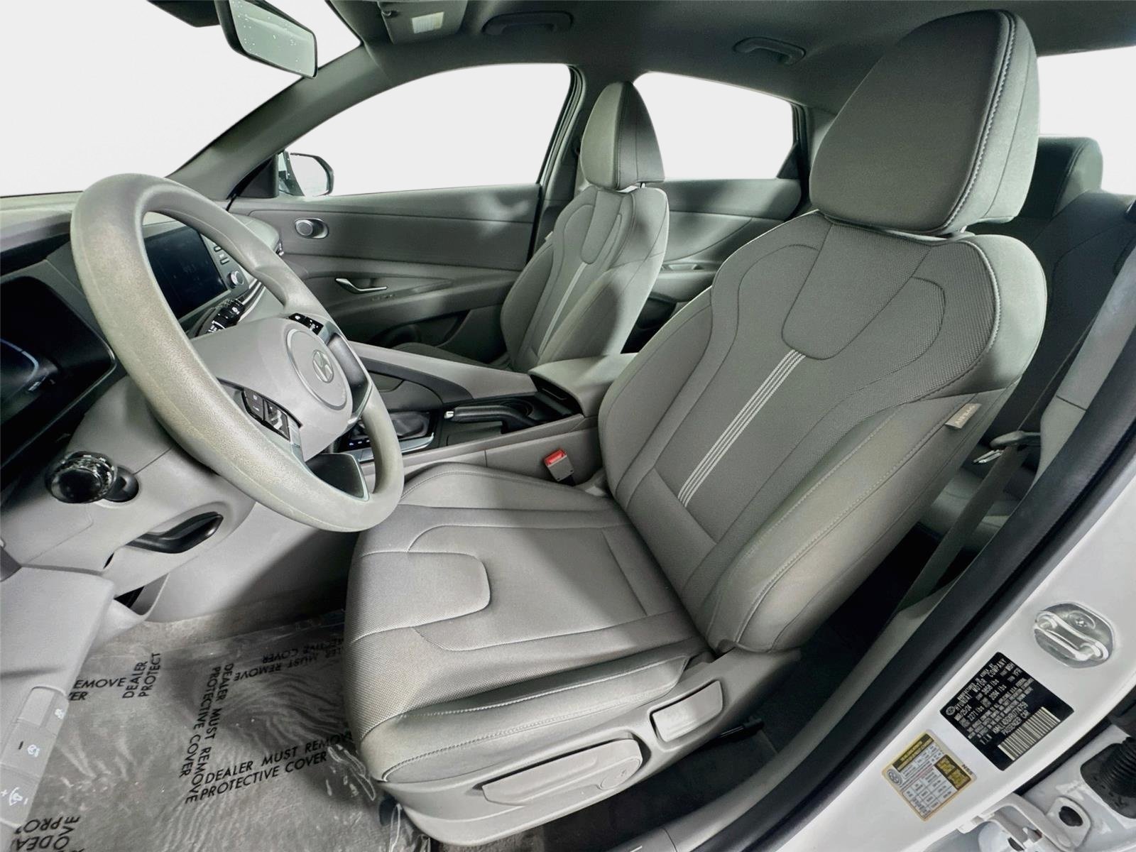 Used 2024 Hyundai Elantra SE FWD image 11