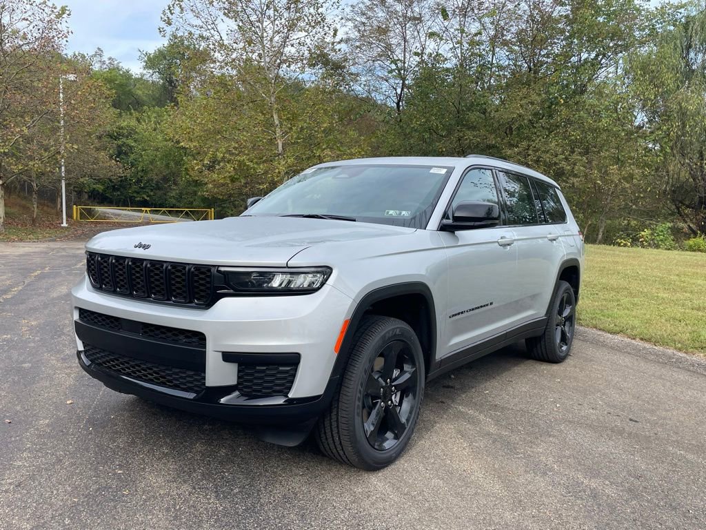 New 2025 Jeep Grand Cherokee L Altitude image 7