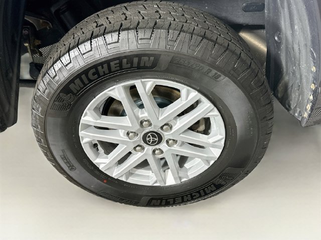 Used 2024 Toyota Tundra SR5 w/ SR5 Convenience Package AWD/4WD image 37