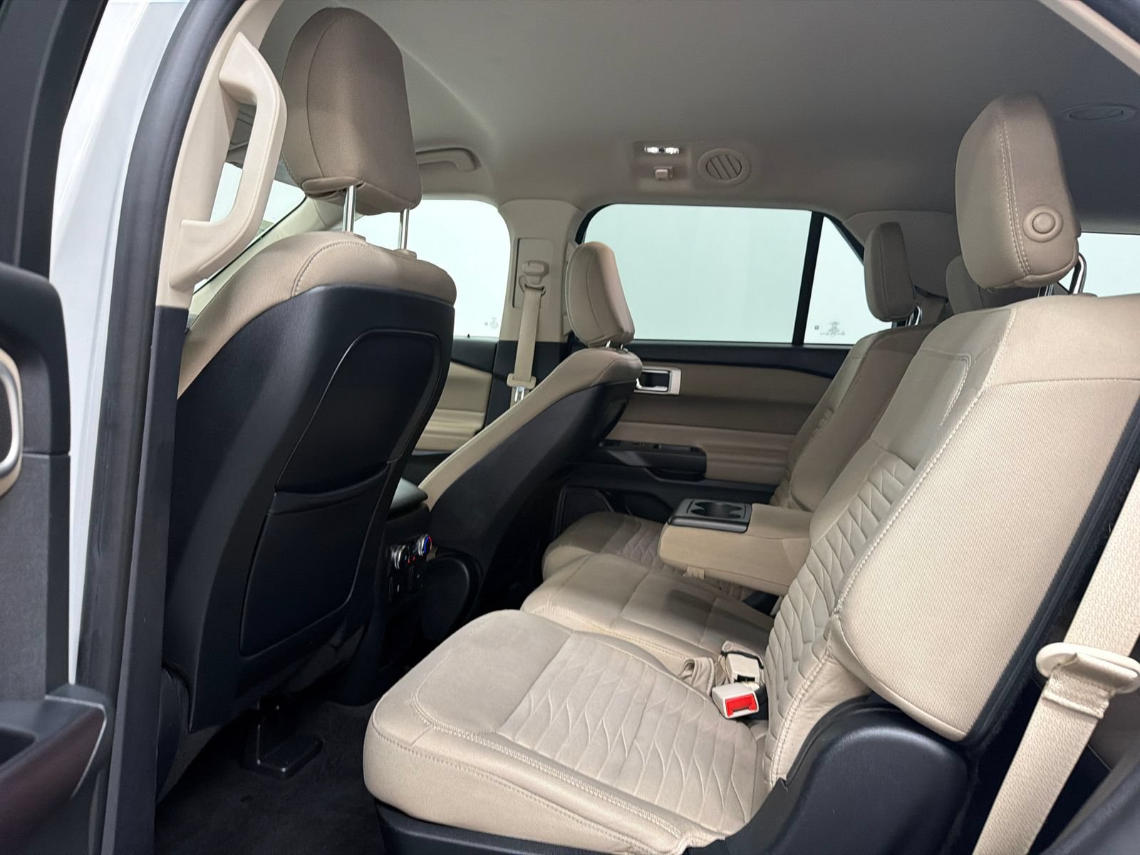 Used 2020 Ford Explorer XLT w/ Comfort Package AWD/4WD image 18