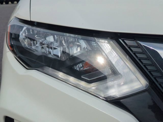 Used 2019 Nissan Rogue SV w/ Premium Package FWD image 10