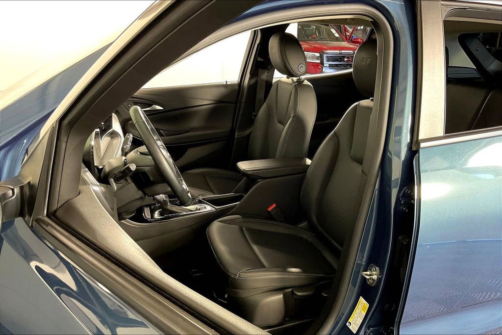 Used 2024 Buick Encore GX Sport Touring image 35