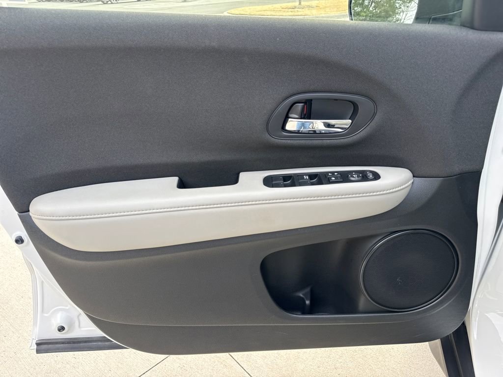 Used 2020 Honda HR-V LX image 14