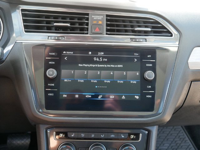 Used 2021 Volkswagen Tiguan SE w/ Panoramic Sunroof Package AWD/4WD image 29