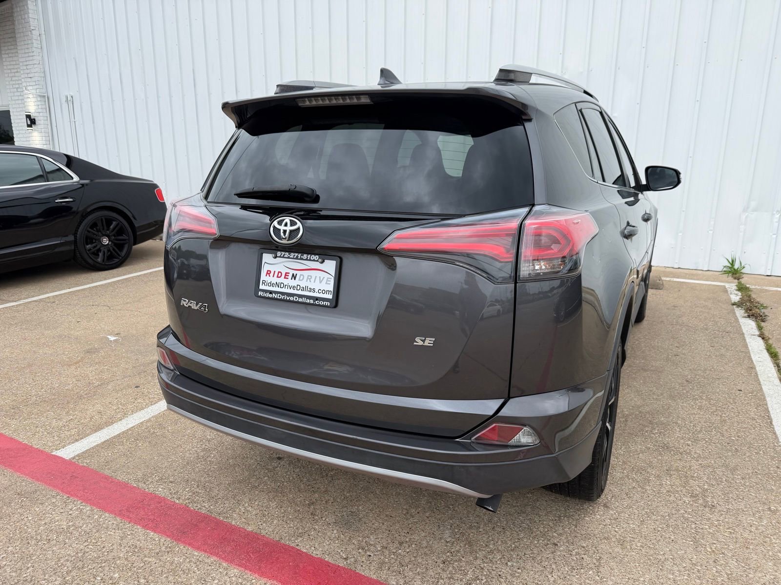 Used 2018 Toyota RAV4 SE w/ Power Extra Value Package image 6