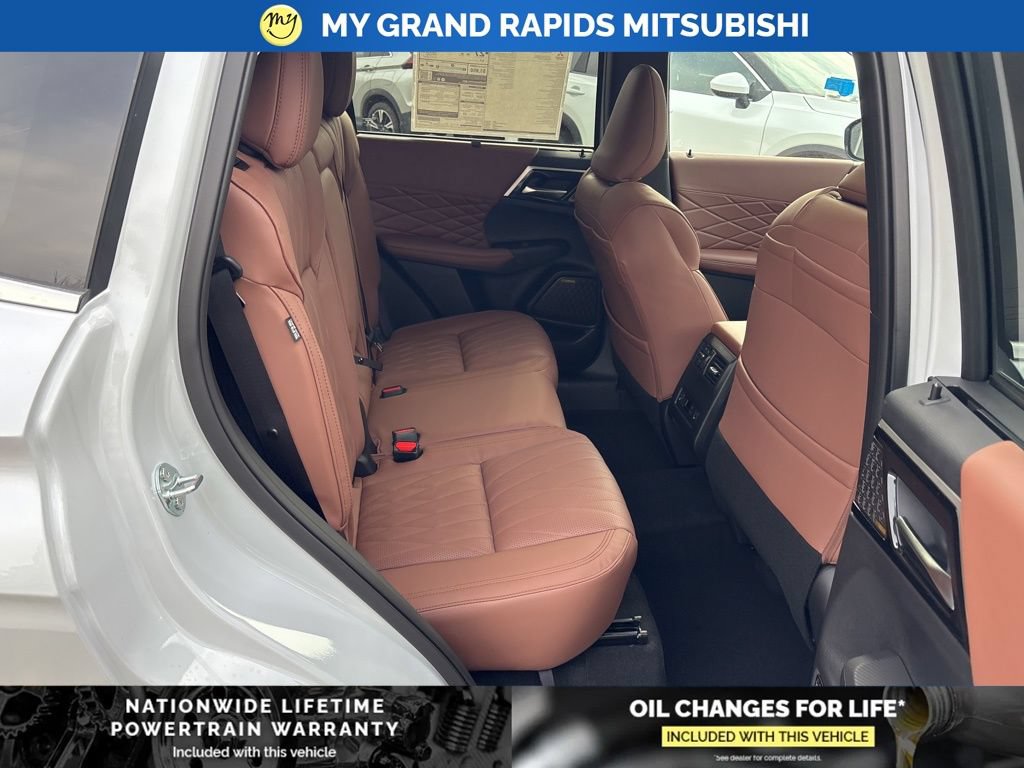 New 2026 Mitsubishi Outlander SEL AWD/4WD image 15