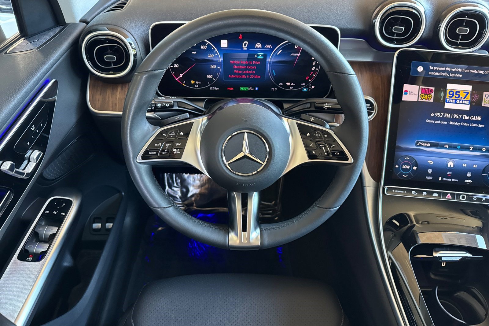 Used 2025 Mercedes-Benz GLC 350e 4MATIC image 31