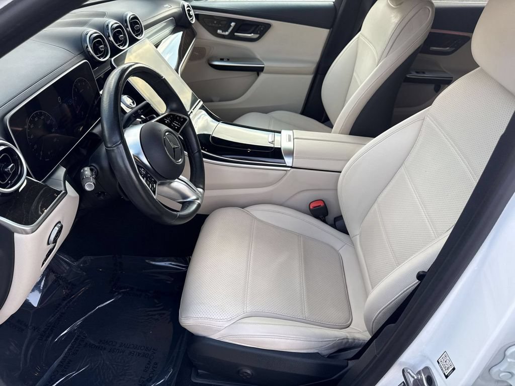 Used 2024 Mercedes-Benz GLC 300 4MATIC image 12