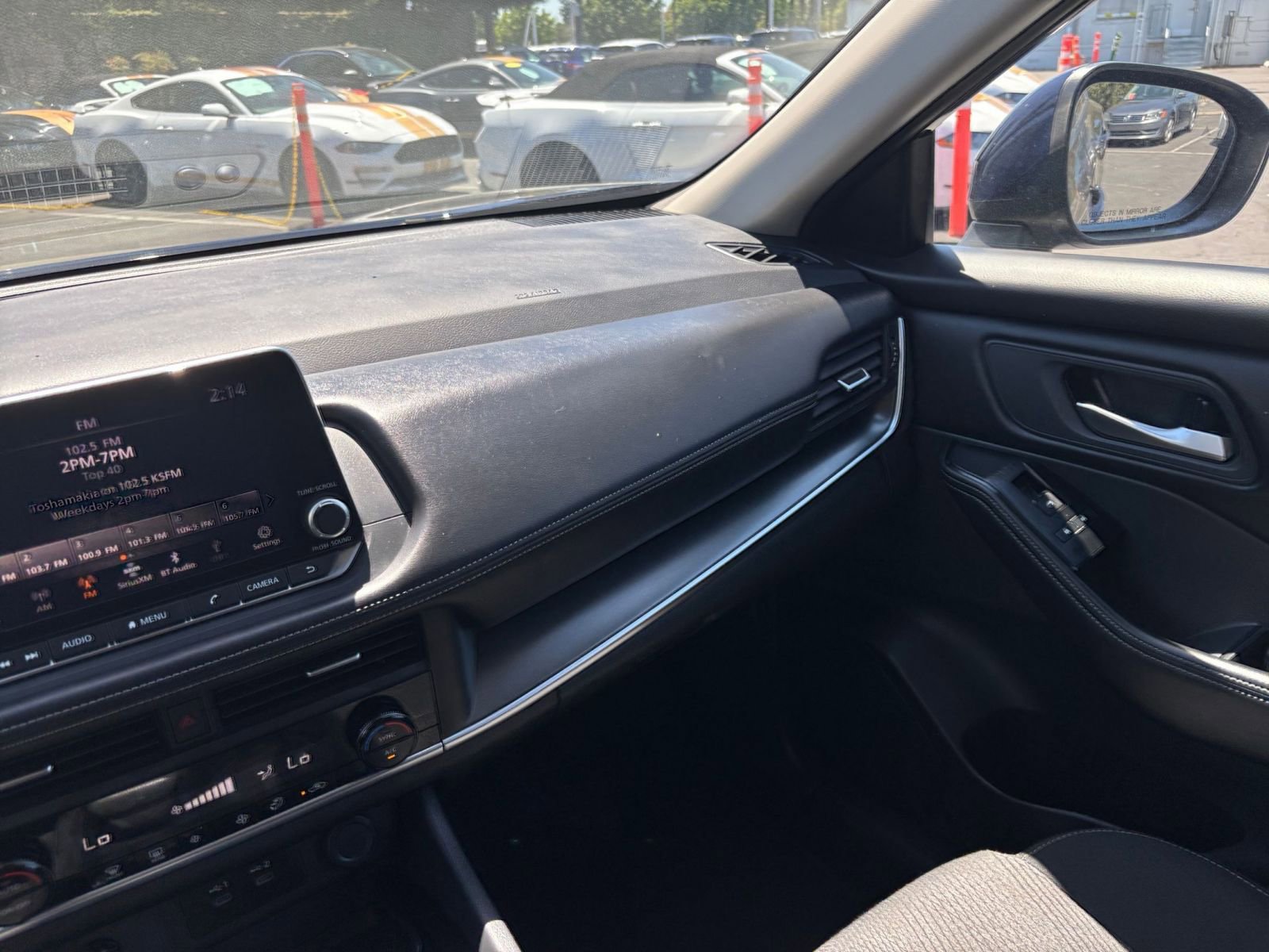 Used 2025 Nissan Rogue SV FWD image 37
