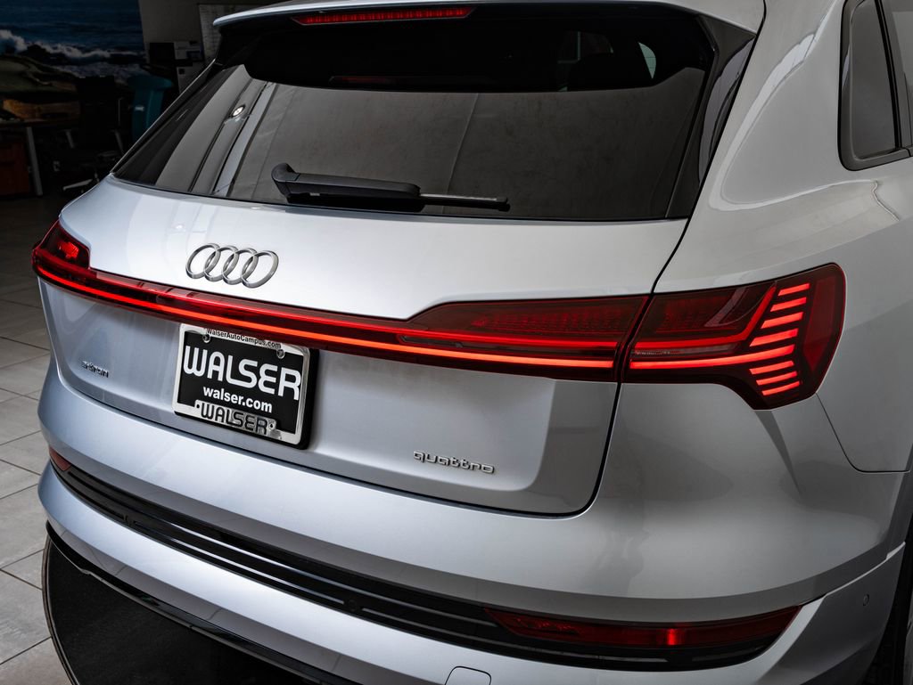 Used 2022 Audi e-tron Premium w/ Convenience Plus Package image 9